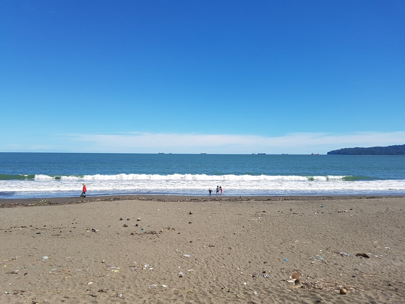 Pantai Tegalkamulyan: Destinasi Healing di Pesisir Cilacap yang Tak Pernah Menyesal