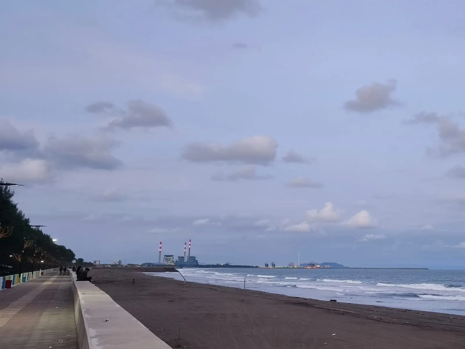 Pantai Tegalkamulyan: Surga Ketenangan di Pesisir Cilacap