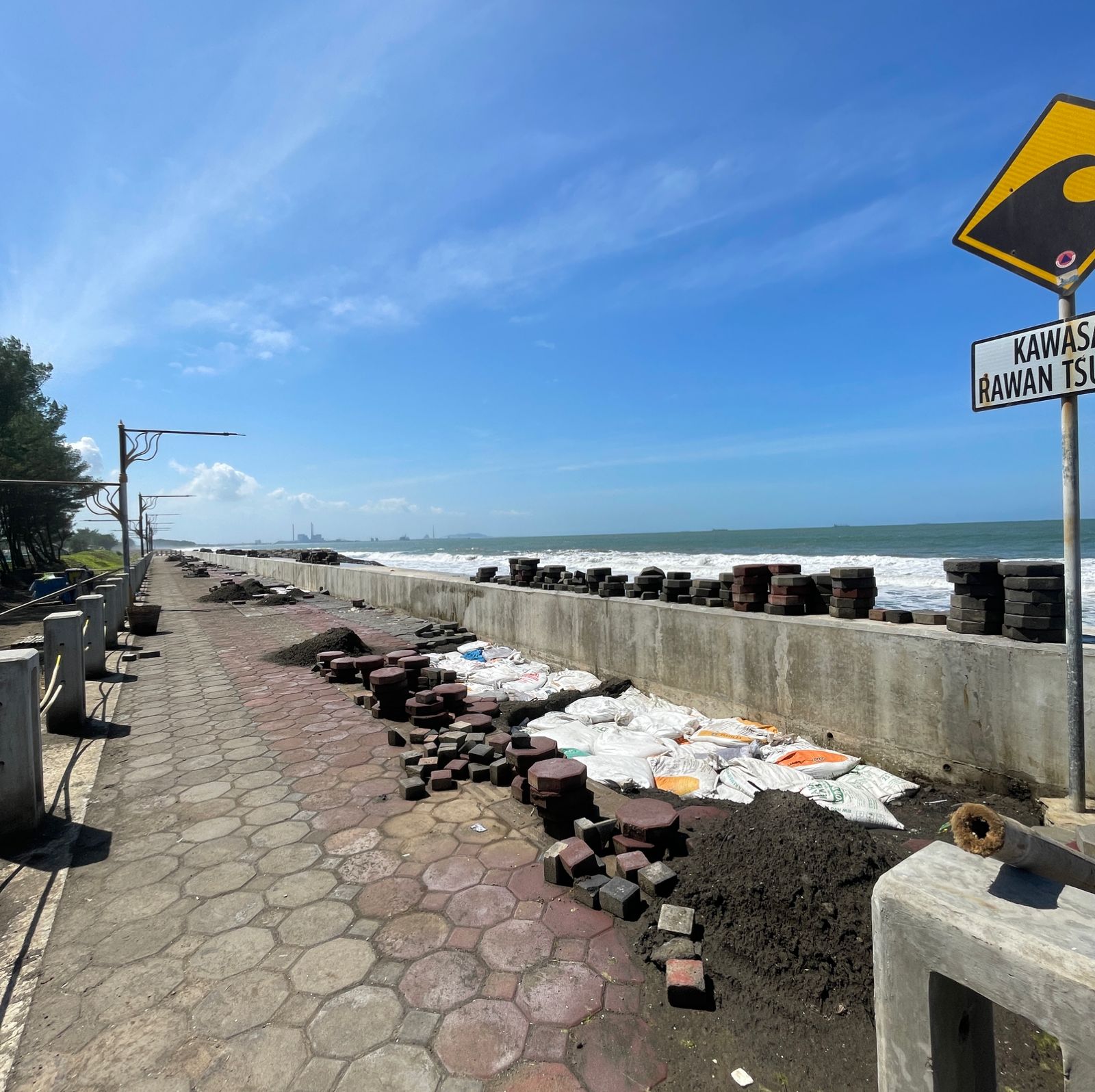 Pantai Tegalkamulyan: Surga Ketenangan di Pesisir Cilacap yang Tak Pern